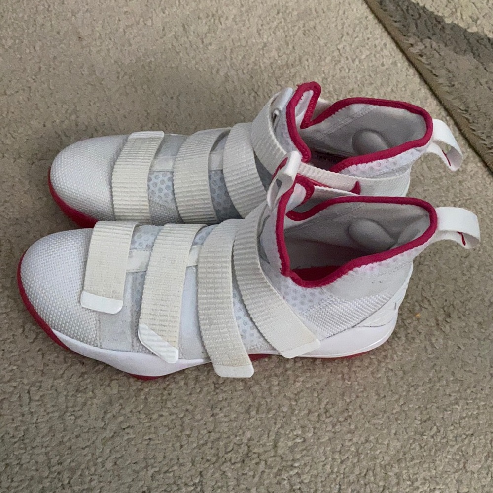 Nike Lebron Soldier 11